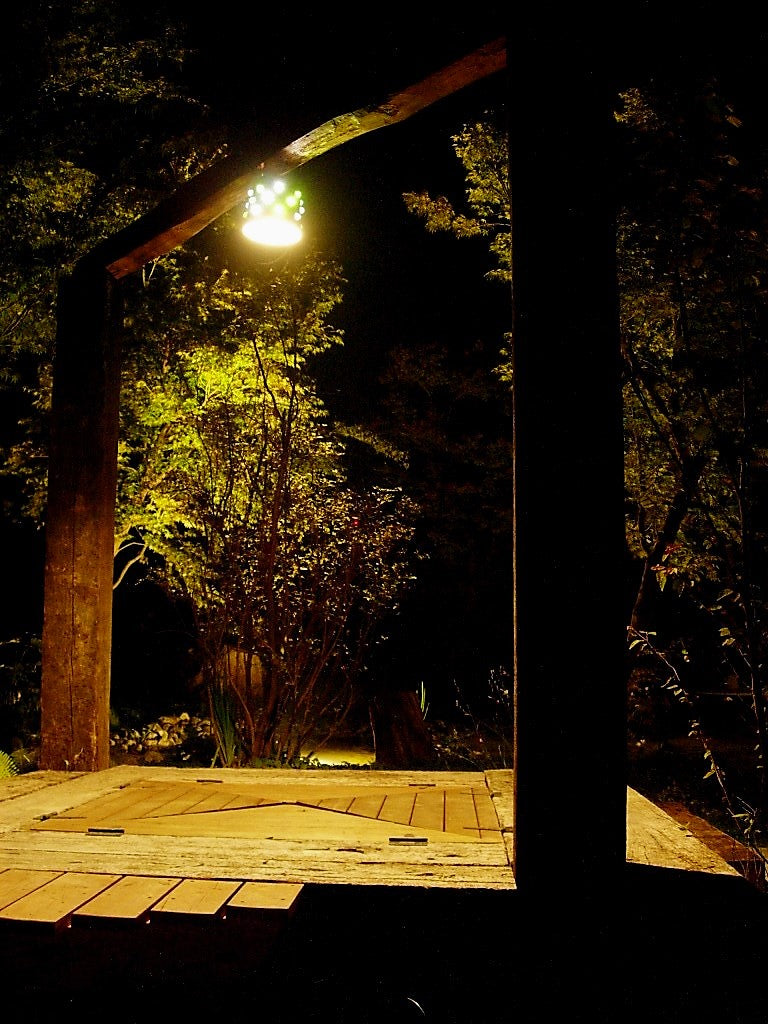 和庭園の灯り　瓦ライト